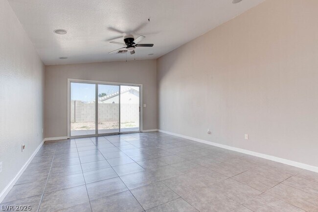 Building Photo - 1716 Anchor Dr