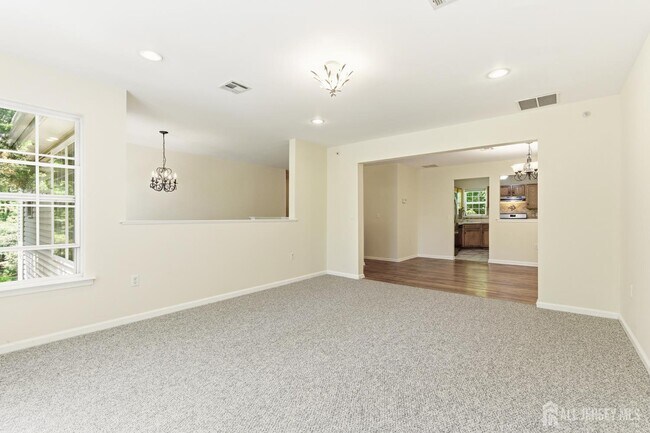 Building Photo - 141 Forest Dr