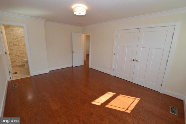 Building Photo - 12116 Whitehall Dr