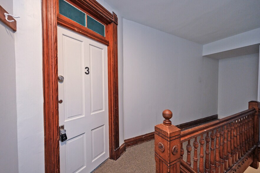Building Photo - 2226 Kemper Ln