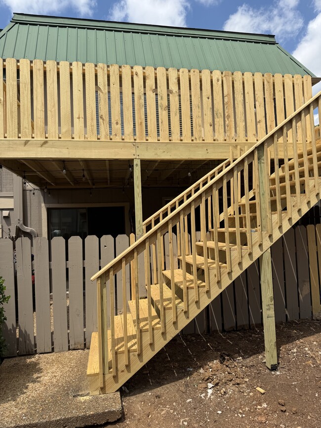 Building Photo - 2225 Golf Rd SW