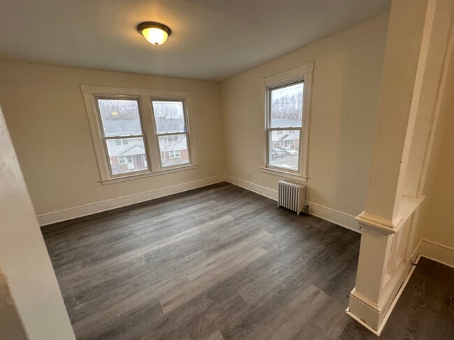 Building Photo - 13 Rose St