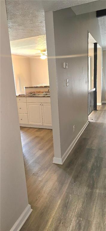 Building Photo - 8595 Parkside Dr