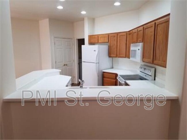 Building Photo - 3753 E Canyon Crest Ave