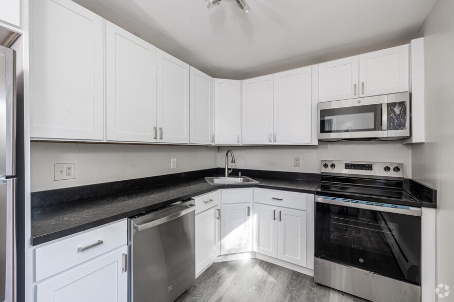 Primary Photo - Westphal Apartments