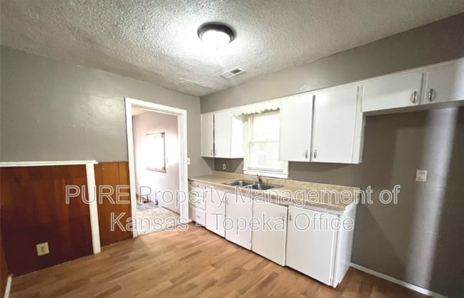 Building Photo - 3209 SE California Ave