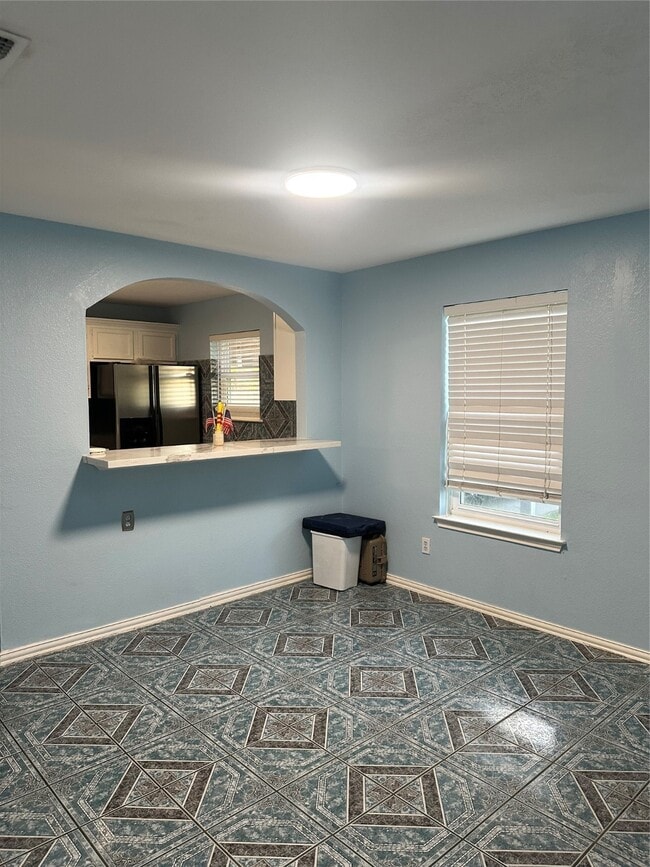 Building Photo - 8340 Folkstone Ln