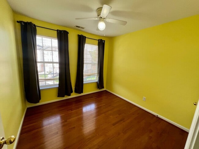 Building Photo - 413 Ruby Walk Dr