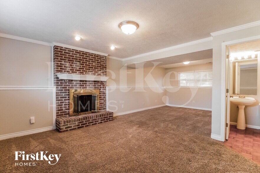 Building Photo - 2214 Harmony Ct