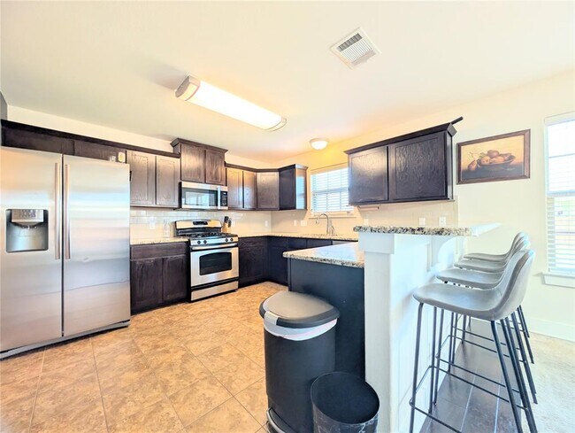 Building Photo - 6800 Bay City Bend