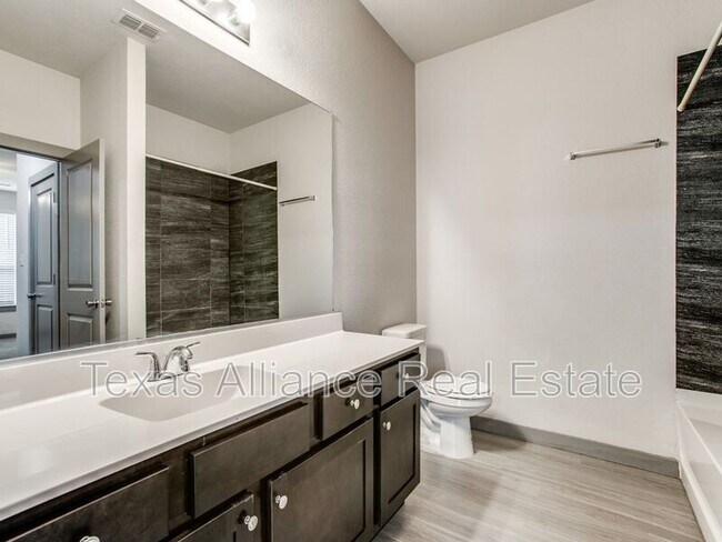 Building Photo - 10684 Tube Dr