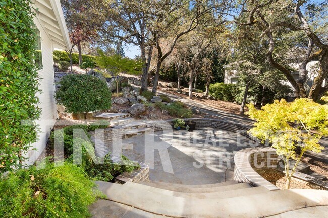 Building Photo - Stunning Views 4 Bedroom El Dorado Hills Gem
