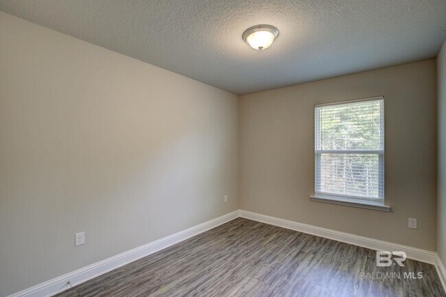 Building Photo - 6775 Spaniel Dr