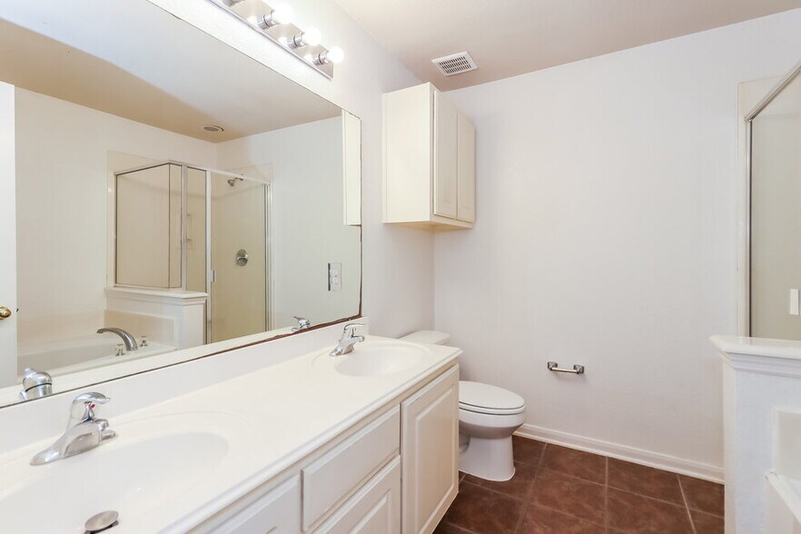 Building Photo - 13910 Maleewan Ln