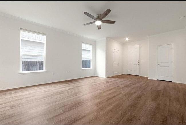 Building Photo - 803 Sandhill Branch Dr