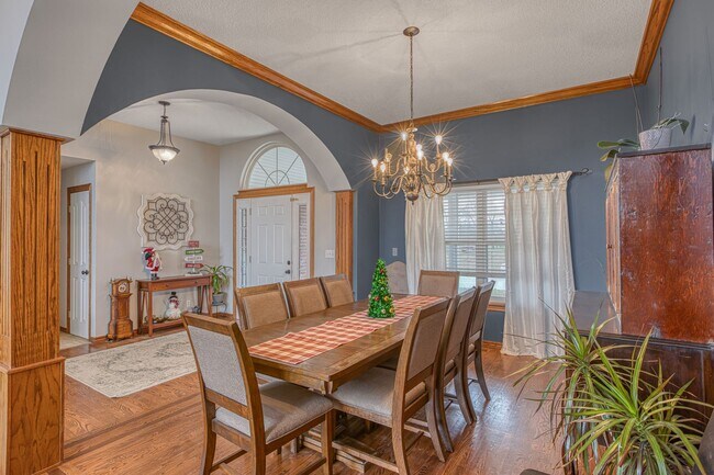 Building Photo - Highly desirable home in Briarbrook