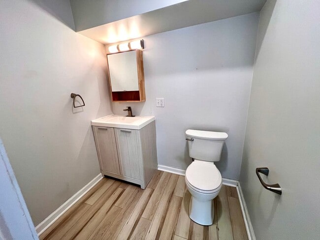 Building Photo - 3 Bedroom 1.5 Bath - Updated Home for Rent