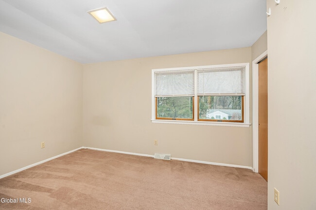 Building Photo - 3 Springwood Manor Dr