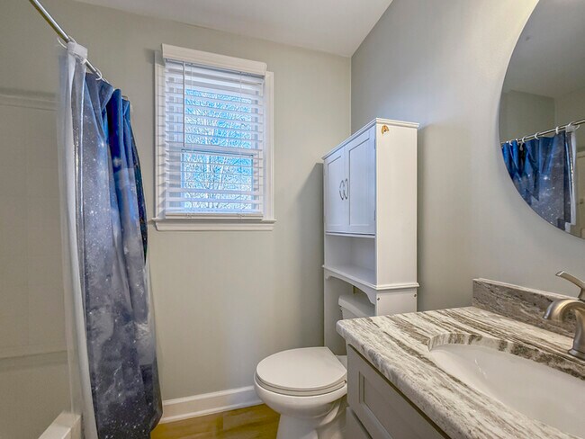 Building Photo - Spacious 3BR 2 BA Home with Wooden Deck in Wake Forest