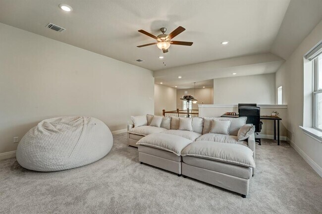 Building Photo - 17012 Pleasanton Cove
