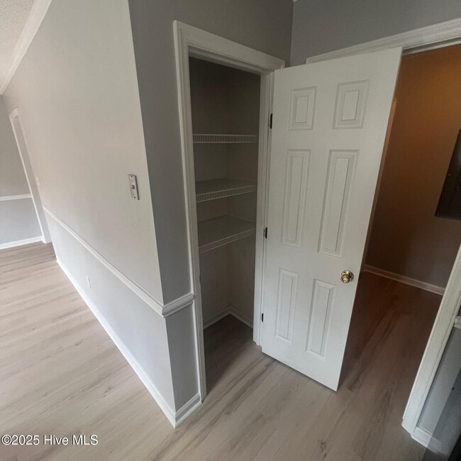Building Photo - 2355 Vineyard Dr
