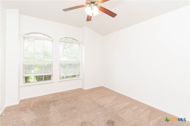 Building Photo - 7003 Osbaldo Dr