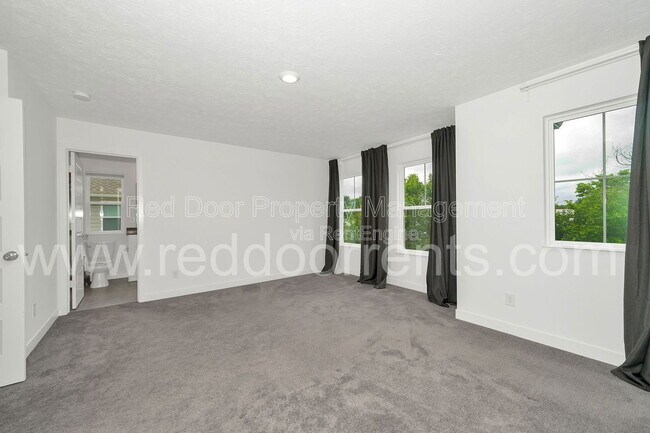 Building Photo - 6380 Apperson Dr