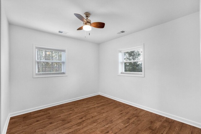 Building Photo - Renovated House on Corner Lot!