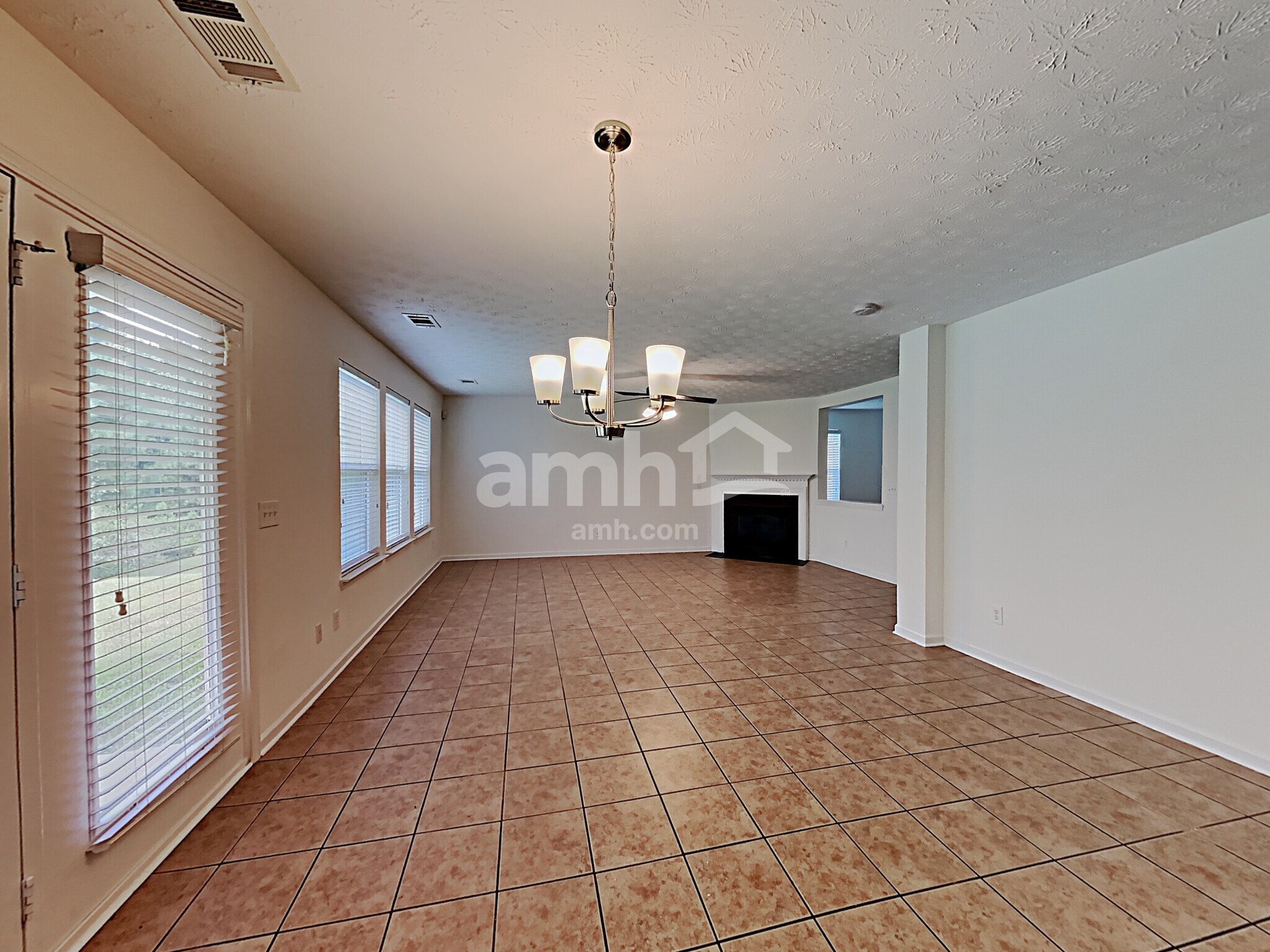 Building Photo - 2641 Farmstead Ct
