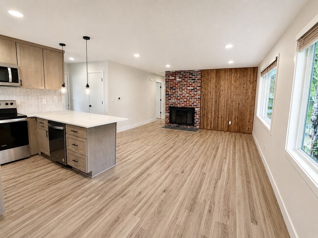 Building Photo - 7407 SW 36th Ave