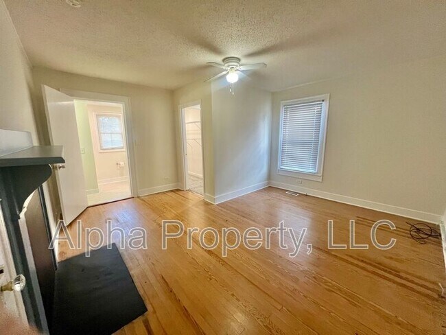 Building Photo - 407 Cedar Lane Rd