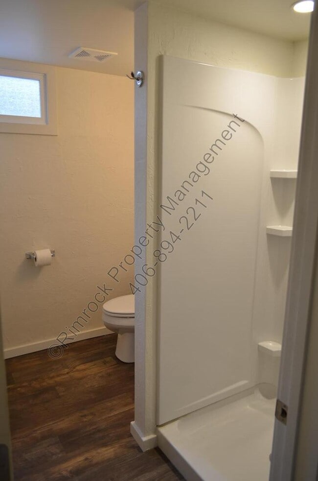 Building Photo - 3329 Poly Dr