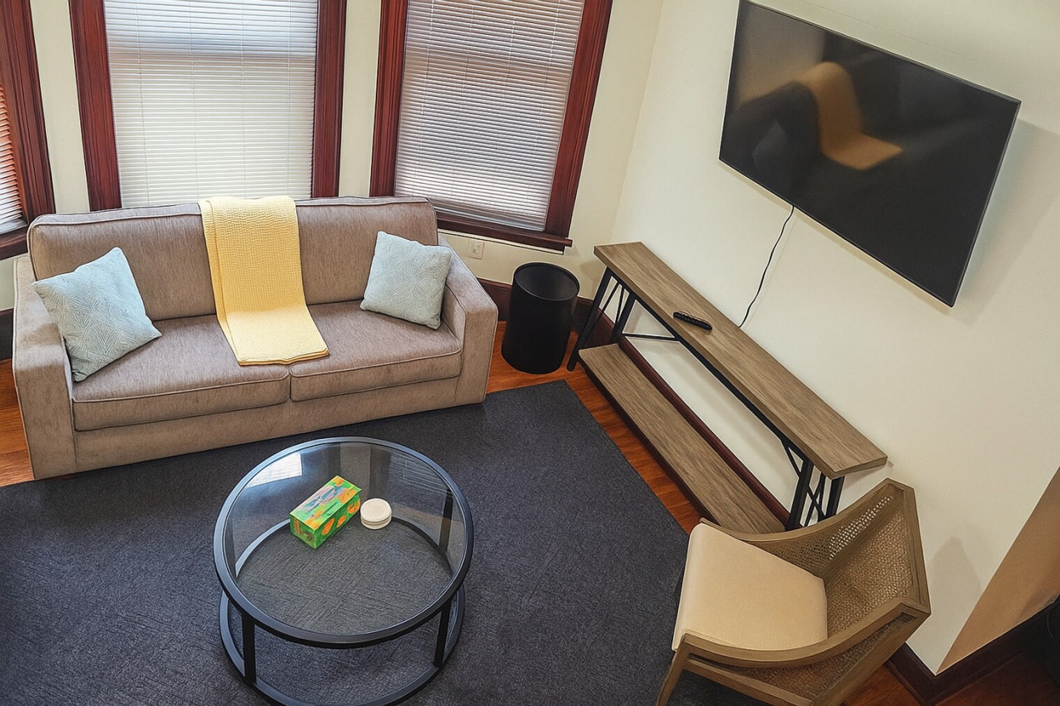 Building Photo - 1848 E 89th St