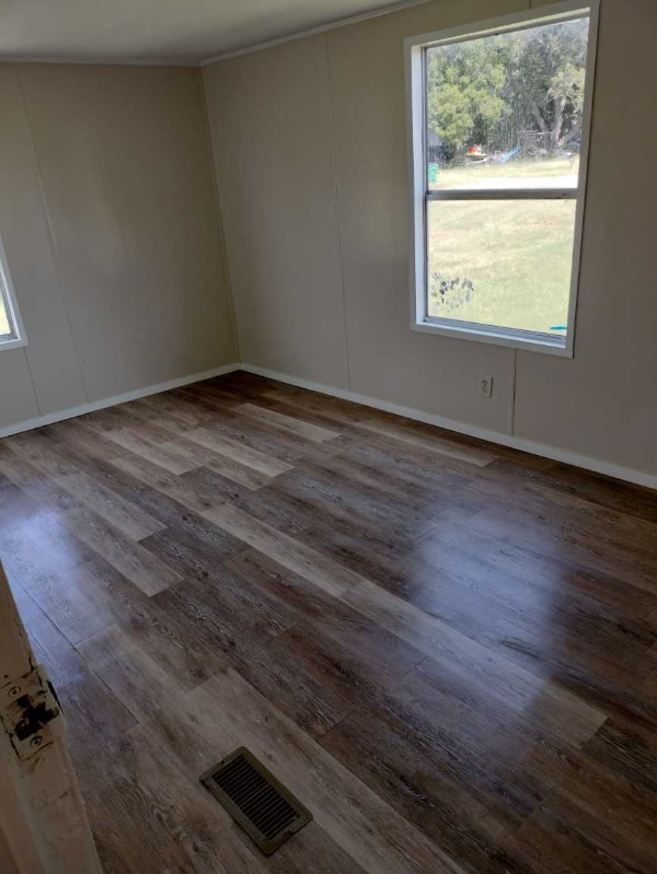 Building Photo - 104 Forest Creek Ln