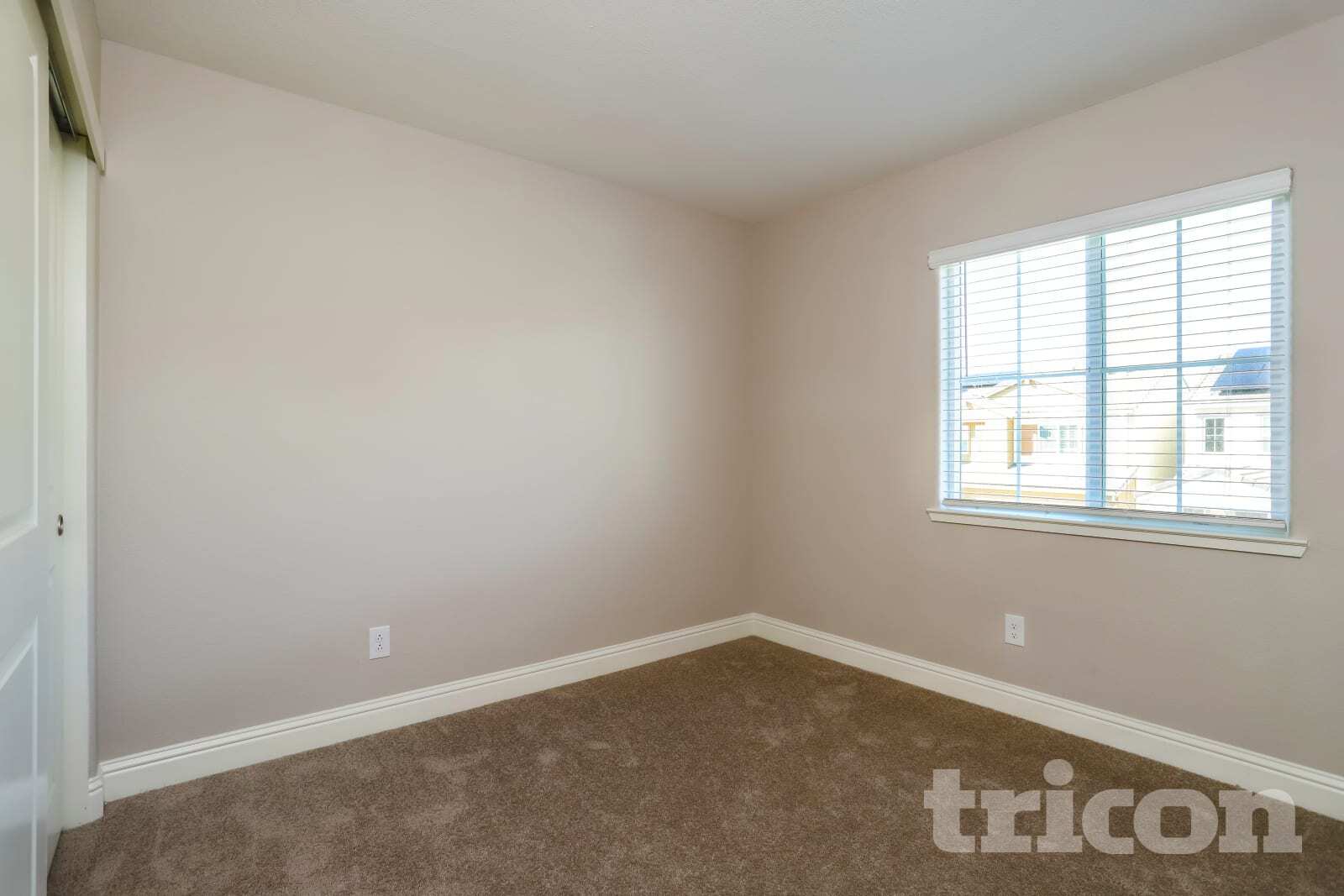 Building Photo - 2076 Comstock Ln