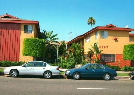 Building Photo - 11707 S Vermont Ave