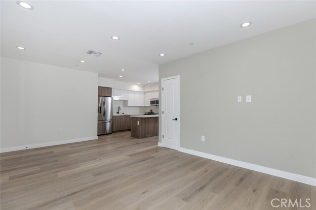 Building Photo - 10218 Fernglen Ave