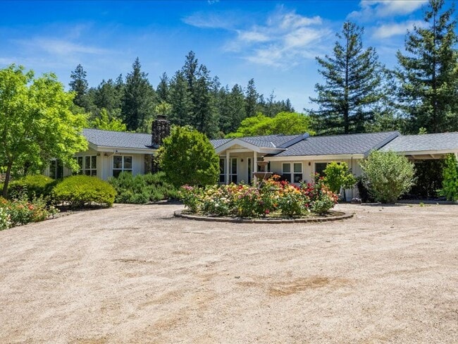 Building Photo - 14950 Chalk Hill Rd