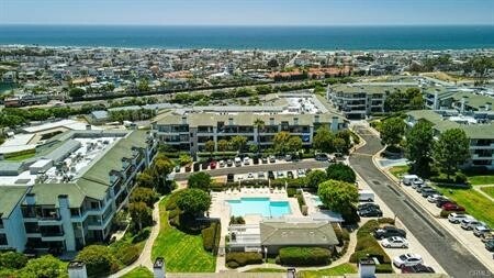 Building Photo - 240 Nice Ln