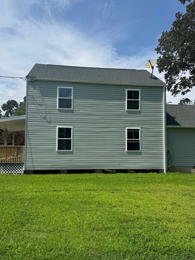 Building Photo - 20440 Todd Ave