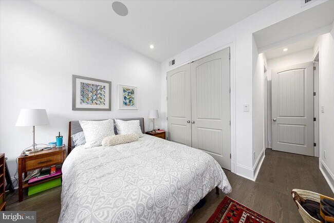 Building Photo - 2341 Ashmead Pl NW