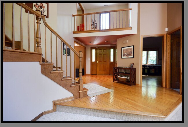 Building Photo - 707 Whitebark Ct