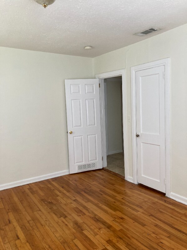 Building Photo - 1098 Cherry St