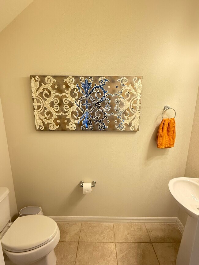 Building Photo - 9208 Hillcroft Dr