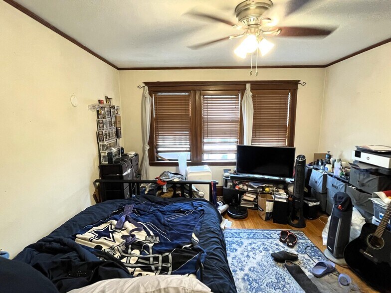 Building Photo - 334-336 School St