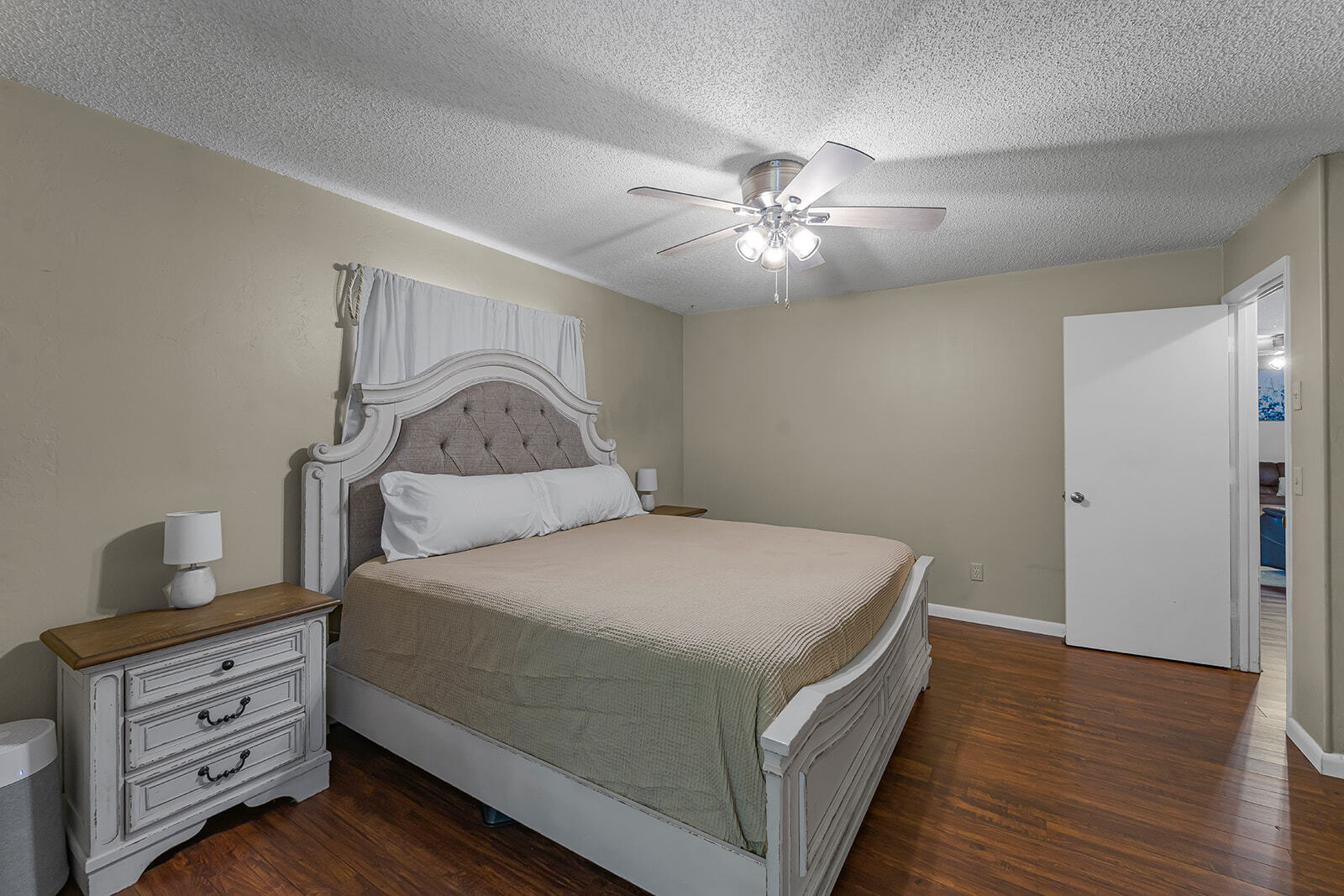 Building Photo - 784 E Fairbairn Dr