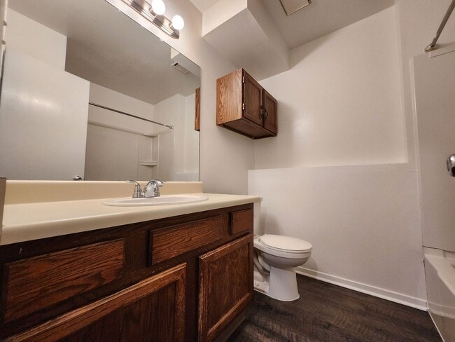 Building Photo - 2922 Straus Ln