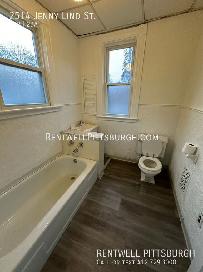 Building Photo - 3 Bedroom Home in McKeesport - Section 8 Only