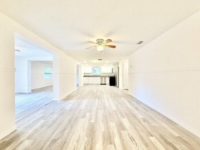 Building Photo - 5707 Quist Dr