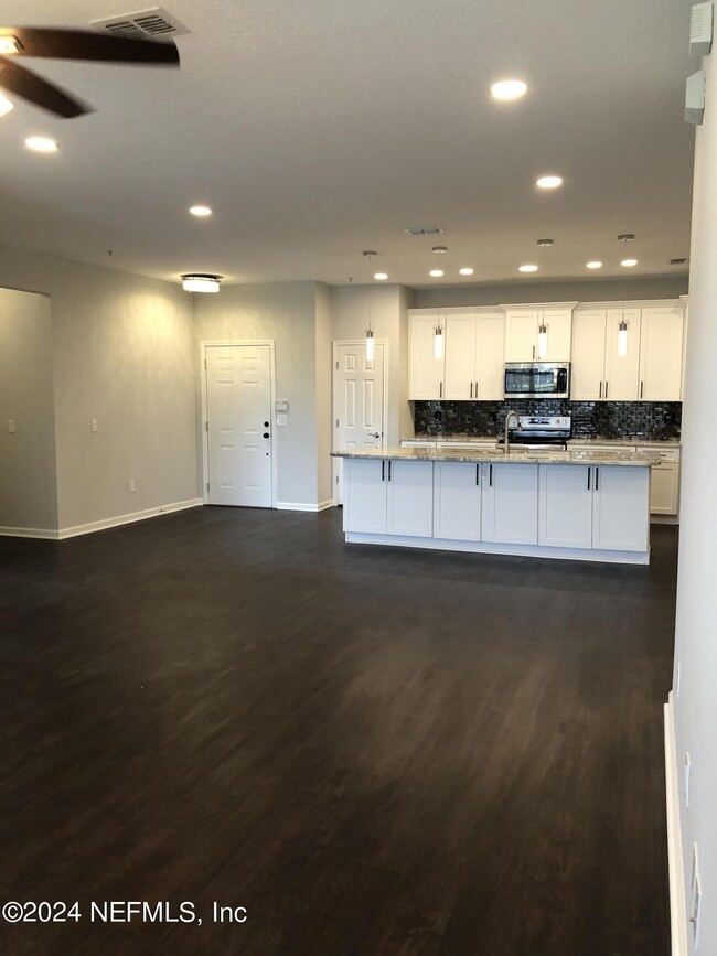 Building Photo - 11251 Campfield Dr